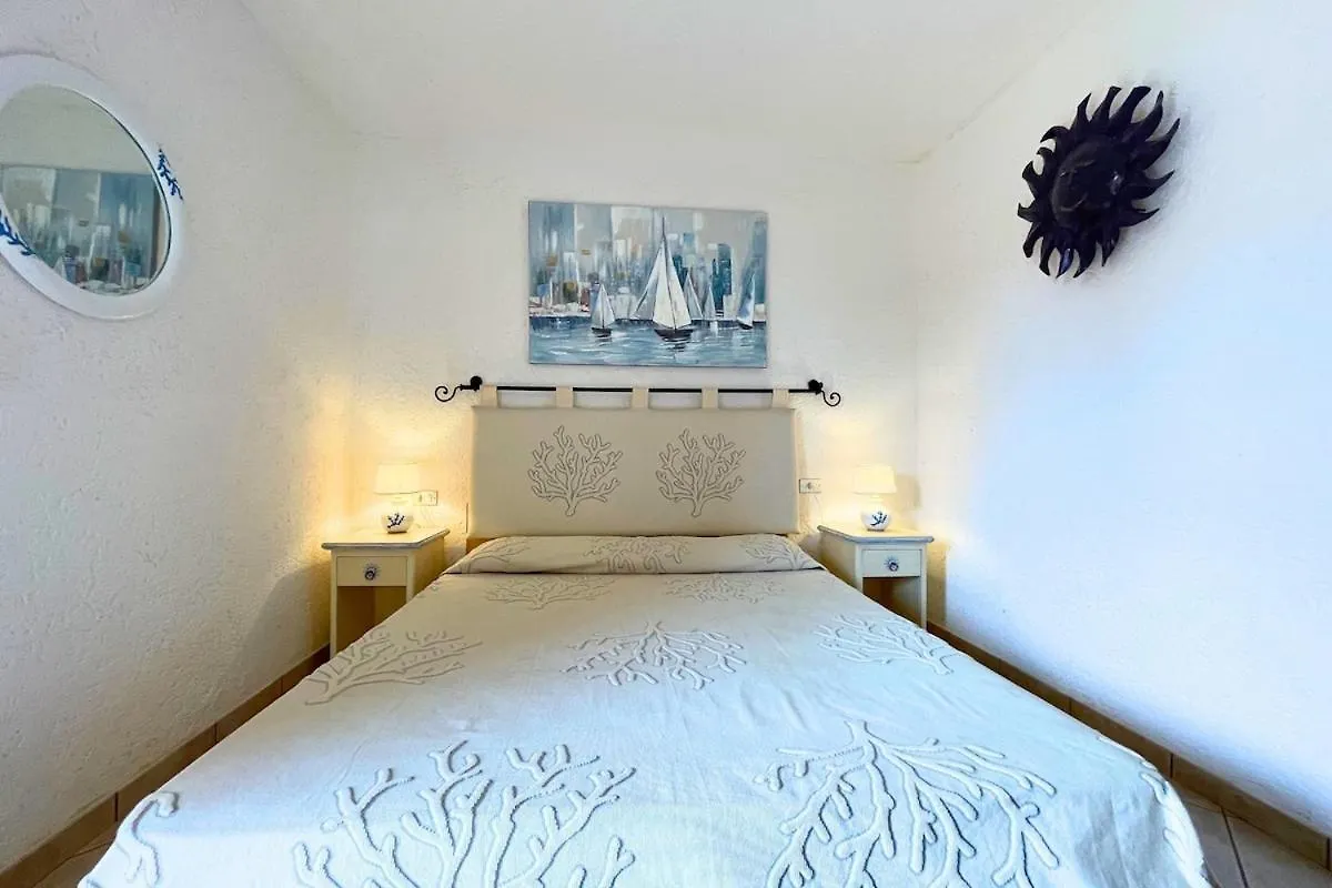 Domus Costa Smeralda Sardinian House Cugnana Verde 0*,
